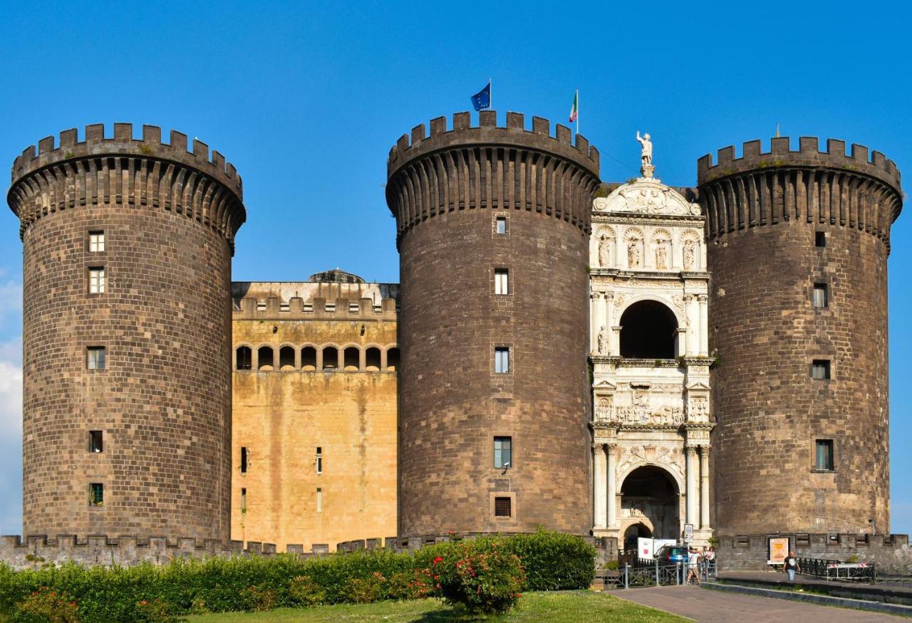 Grande & Caratteristico Dietro La Cattedrale Naples Exterior photo